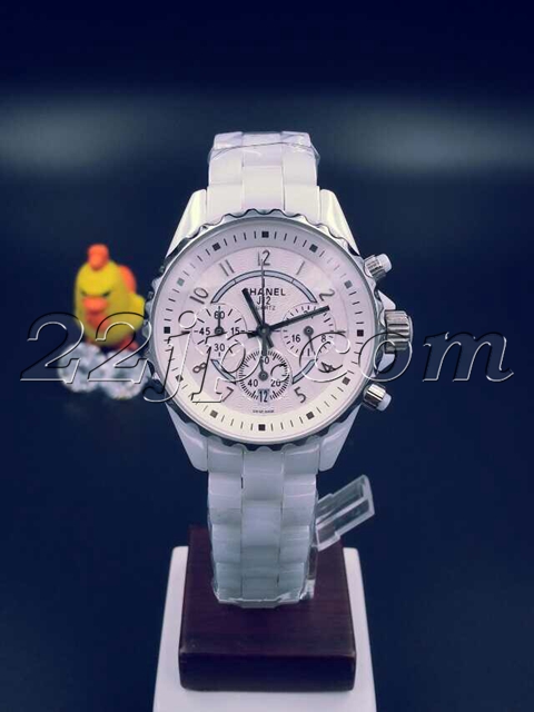 シャネル時計背面デザイン